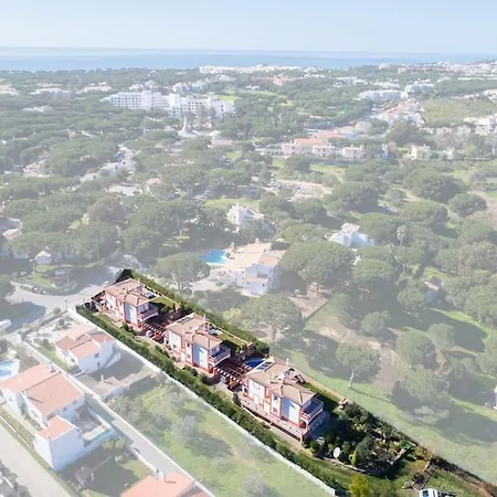 4 Bed Private Ribeiro Ii With Heated Pool, Garden, Wi-fi 别墅 阿尔布费拉