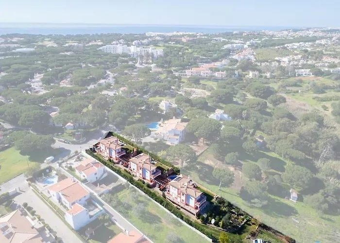 4 Bed Private Ribeiro Ii With Heated Pool, Garden, Wi-fi Villa Albufeira