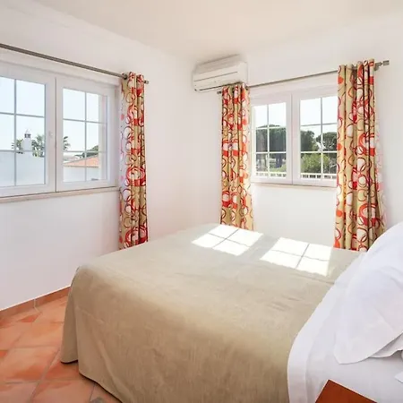 4 Bedrooom Private Ribeiro Ii With Pool, Garden, Wi-fi