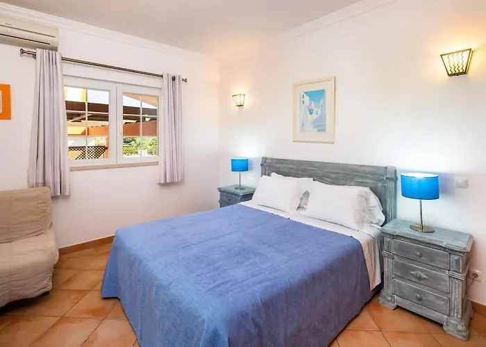 4 Bed Private Ribeiro Ii With Heated Pool, Garden, Wi-fi *