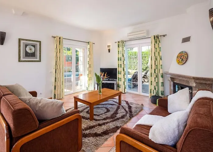 4 Bed Private Ribeiro Ii With Heated Pool, Garden, Wi-fi 빌라