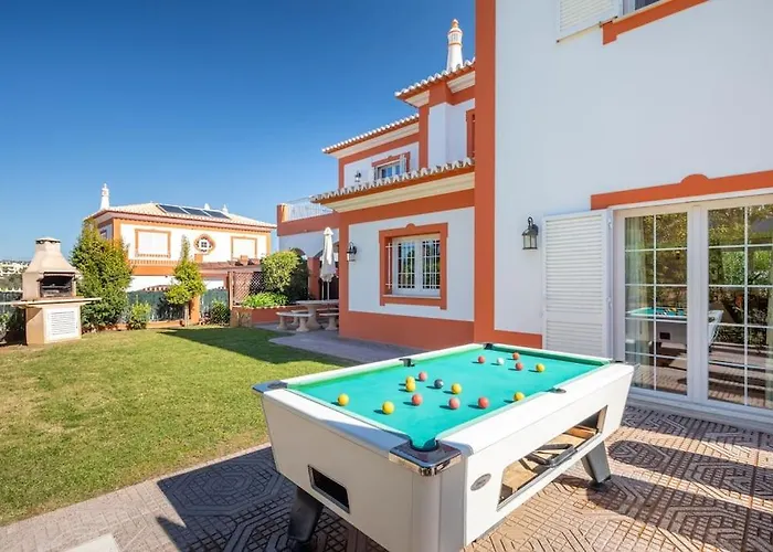 4 Bed Private Ribeiro Ii With Heated Pool, Garden, Wi-fi *