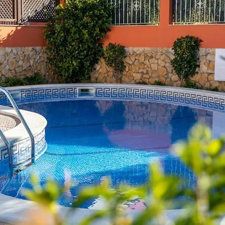 Villa 4 Bed Private Ribeiro Ii With Heated Pool, Garden, Wi-fi