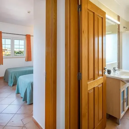 4 Bed Private Ribeiro Ii With Heated Pool, Garden, Wi-fi Villa